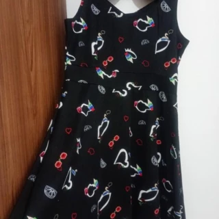 Lindo vestido florido veste muito bem!;)