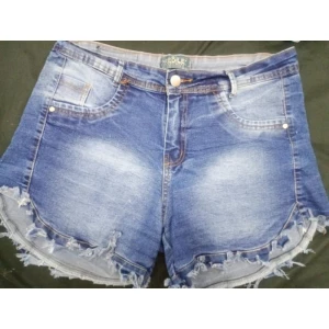 Lindo short jeans com lycraft fino 